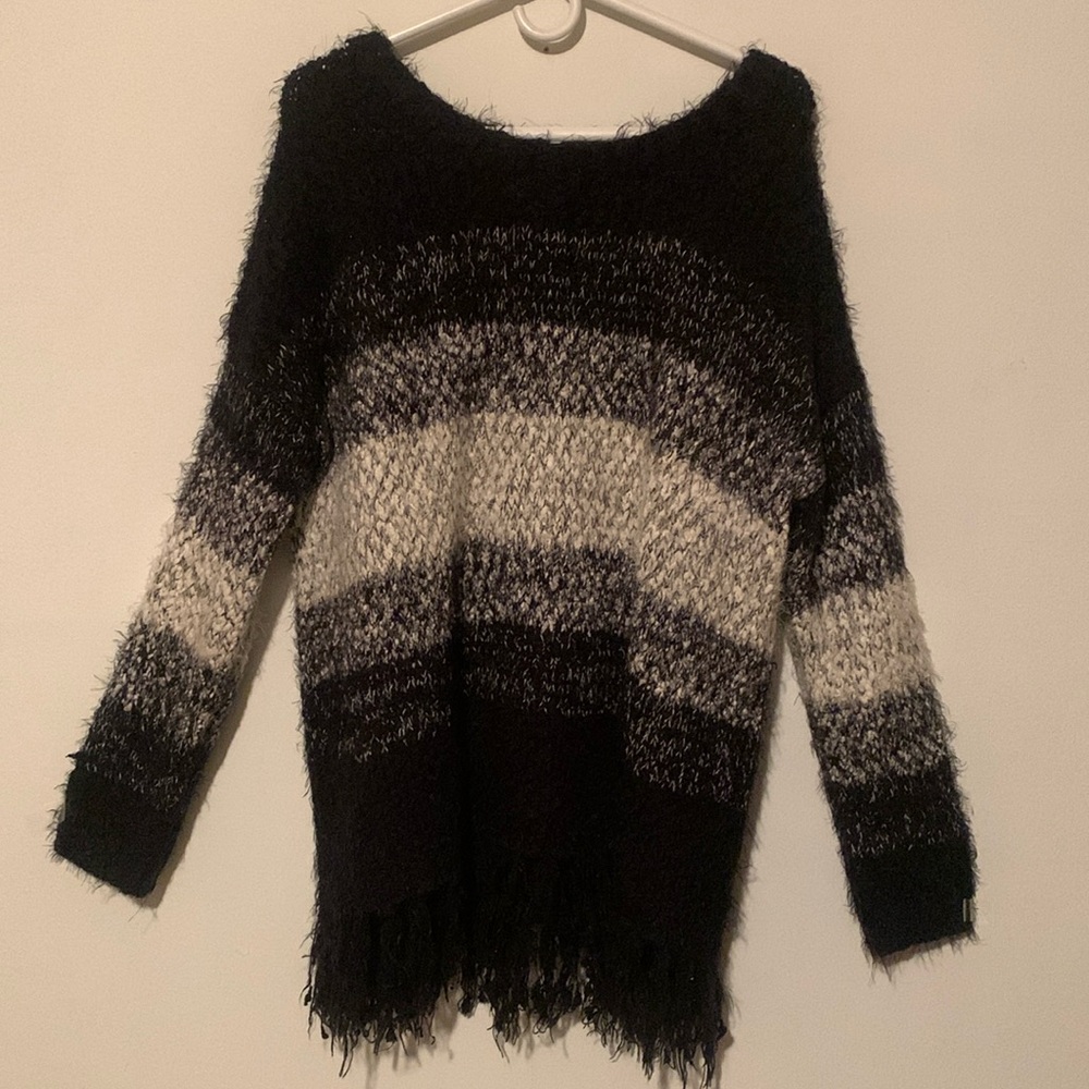 Blu Pepper Women’s Fringed Tunic Sweater
